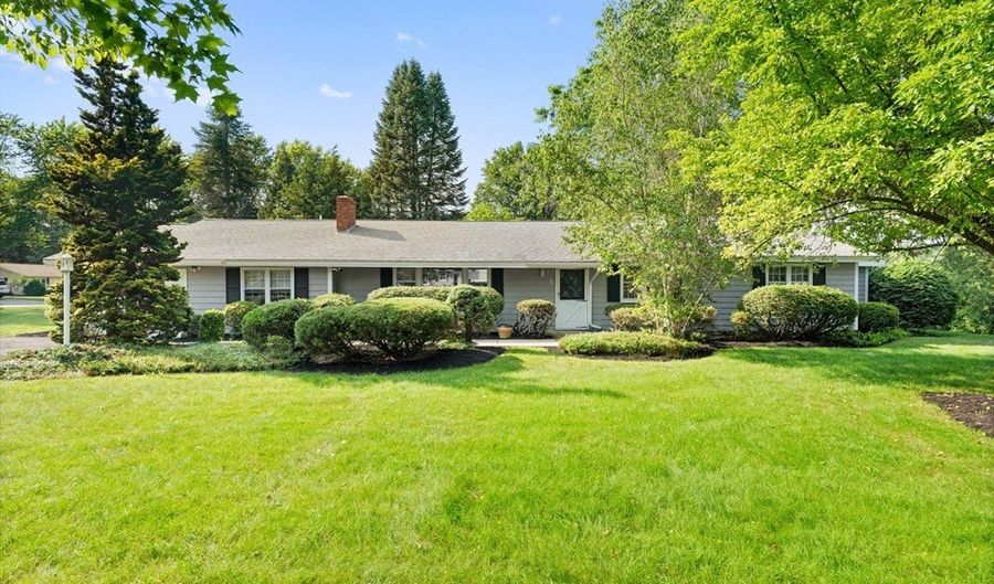 3 Hickory Ln, Andover, MA 01810 - 4 Beds, 3 Bath