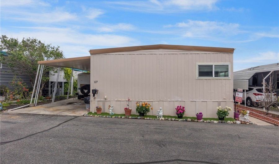 127 Brookside Ln, Oceanside, CA 92056 - 2 Beds, 2 Bath