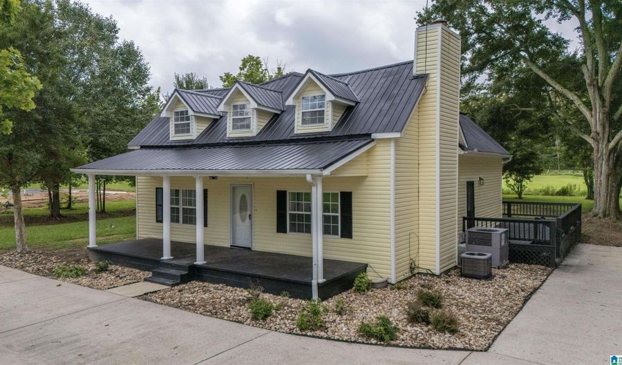 6910 10TH Ave, Altoona, AL 35952 - 3 Beds, 2 Bath