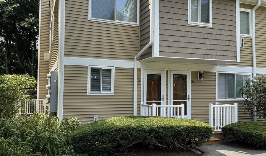 6 Rose Ln 2-15, Danbury, CT 06810 - 2 Beds, 2 Bath