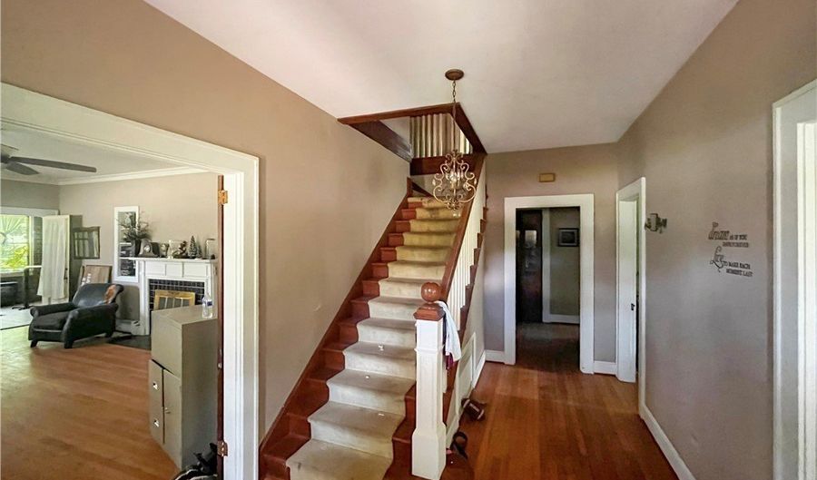 625 NW Broad St NW, Aliceville, AL 35442 - 6 Beds, 3 Bath