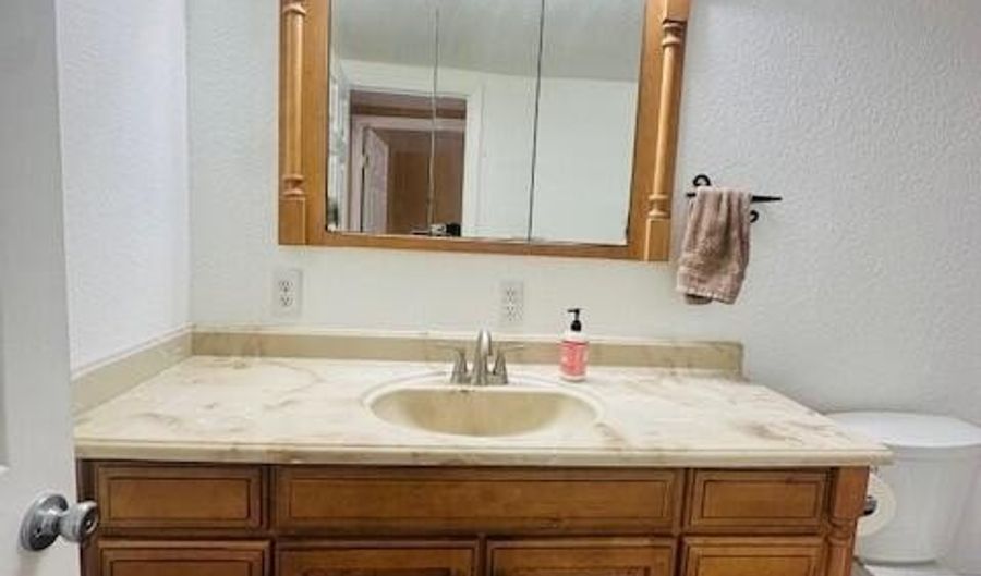 27961 Norris Ave, Bouse, AZ 85325 - 2 Beds, 1 Bath