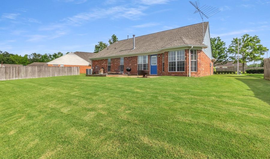 108 Sunrise Cv, Batesville, MS 38606 - 3 Beds, 2 Bath