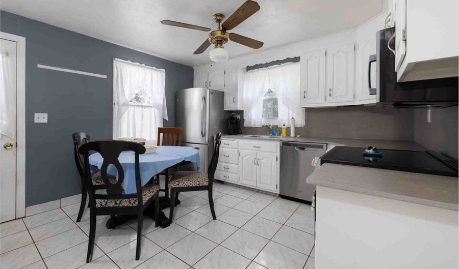 3 Alpine Dr, Burlington, CT 06013 - 3 Beds, 2 Bath