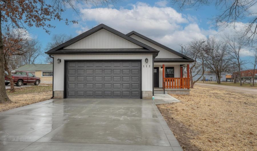 112 Orchard St, Alba, MO 64830 - 3 Beds, 2 Bath