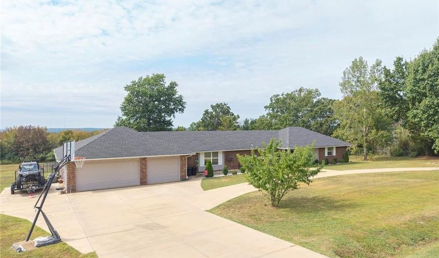 723 Canterbury Dr, Alma, AR 72921 - 4 Beds, 3 Bath