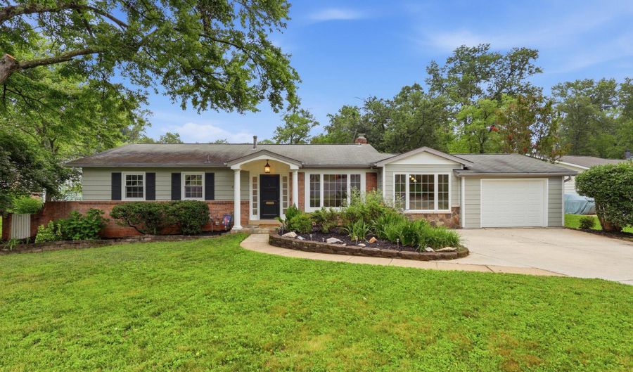 8532 CANTERBURY Dr, Annandale, VA 22003 - 4 Beds, 3 Bath