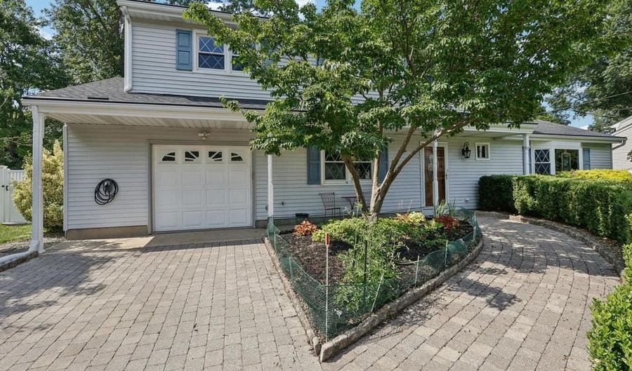 8 COATES Rd, Allentown, NJ 08501 - 4 Beds, 3 Bath