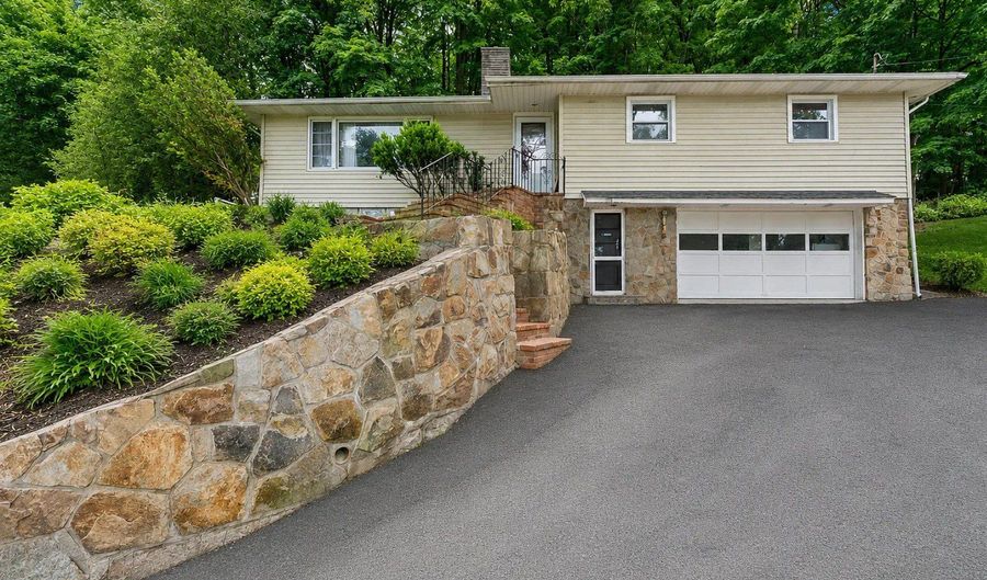 50 Maple Ave Ext, Bethel, CT 06801 - 4 Beds, 3 Bath