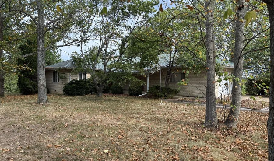 20985 State Highway 76, Ava, MO 65608 - 3 Beds, 3 Bath