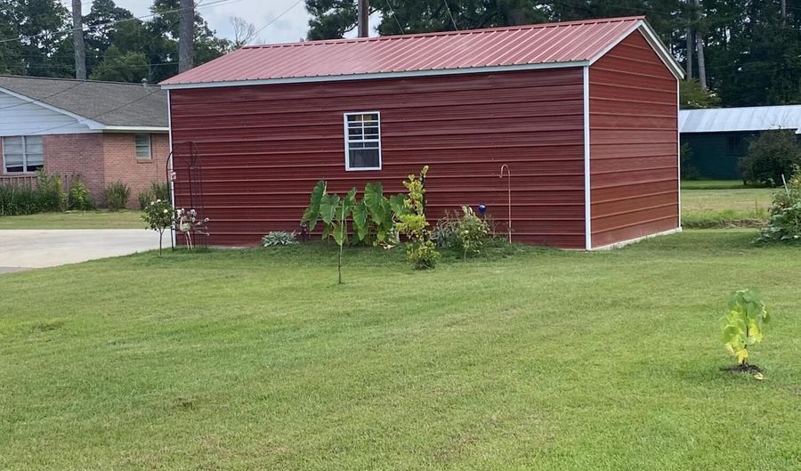 903 N Boulevard Dr, Amory, MS 38821 - 3 Beds, 4 Bath