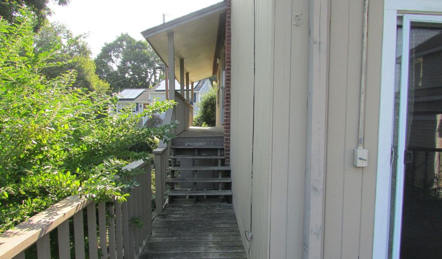 102 Riverview Ave, Branford, CT 06405 - 2 Beds, 2 Bath