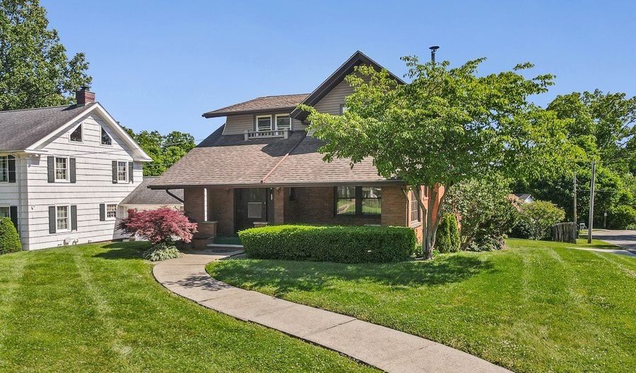 231 E Milton St, Alliance, OH 44601 - 3 Beds, 3 Bath