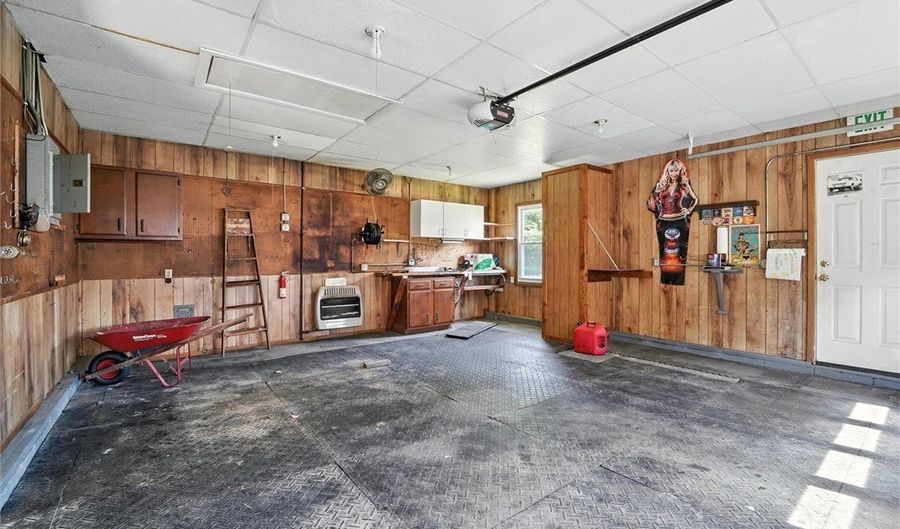 7828 Depot Rd, Ashtabula, OH 44004 - 3 Beds, 2 Bath