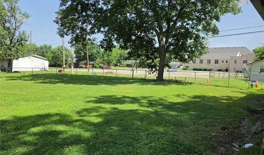 607 W 5th St, Ada, OK 74820 - 0 Beds, 0 Bath
