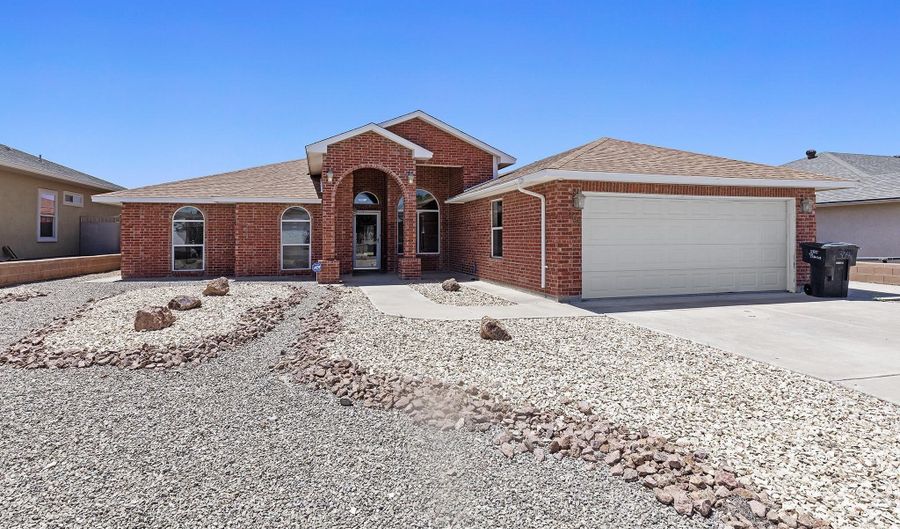 304 Bosque, Alamogordo, NM 88310 - 4 Beds, 4 Bath