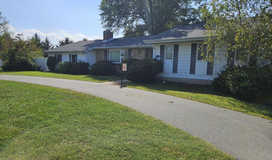 156 Ellisdale Rd, Allentown, NJ 08501 - 3 Beds, 2 Bath