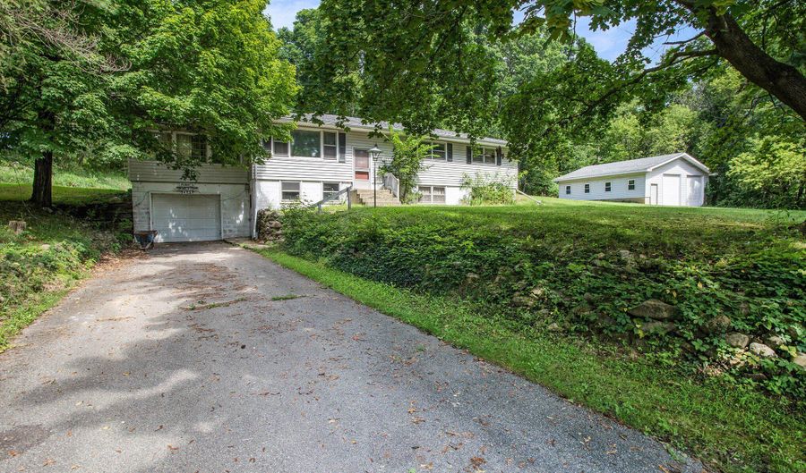 402 W Winter St, Albion, MI 49224 - 3 Beds, 2 Bath