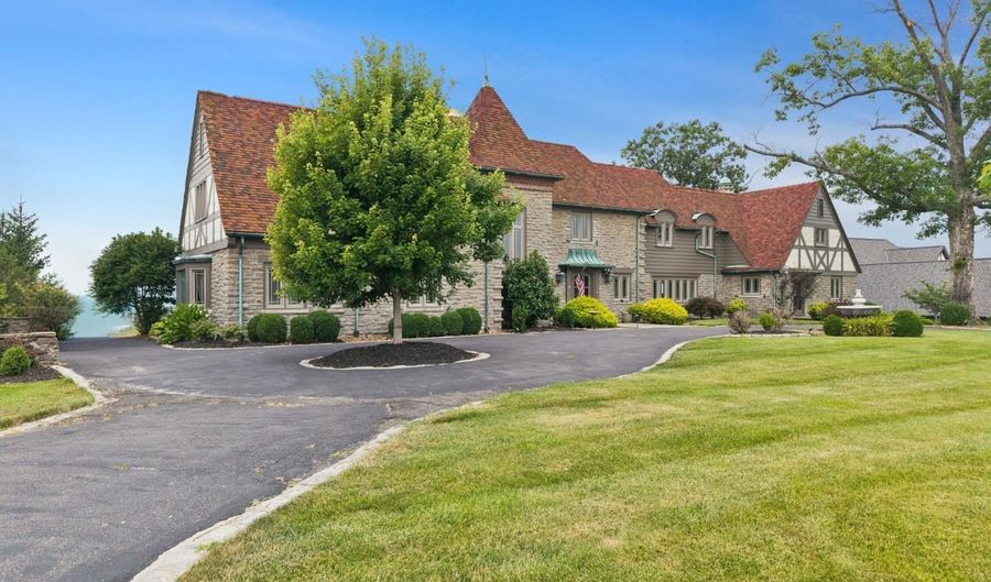 7803 Ayers Rd, Anderson Twp., OH 45255 - 6 Beds, 7 Bath