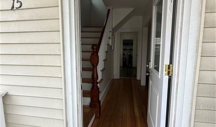 15 Kilburn Ct 15, Newport, RI 02840 - 3 Beds, 1 Bath
