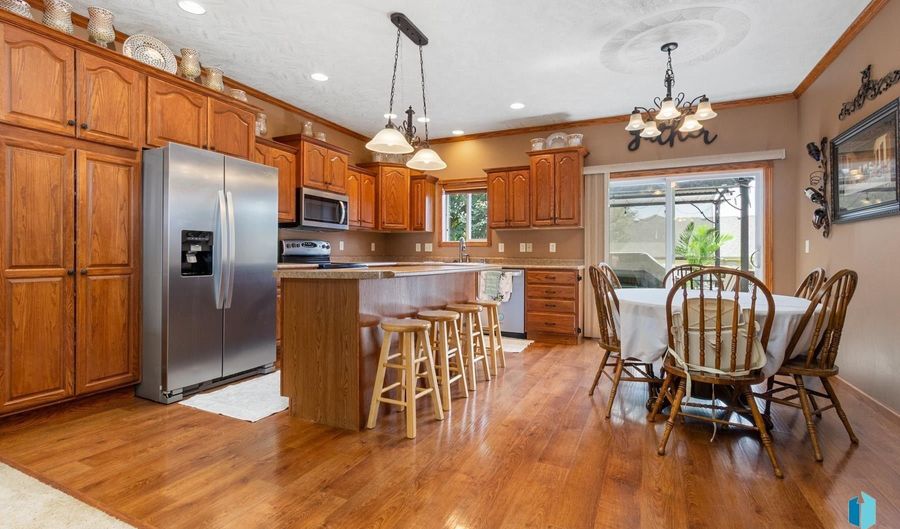 2413 E Trevino Ln, Brandon, SD 57005 - 4 Beds, 3 Bath