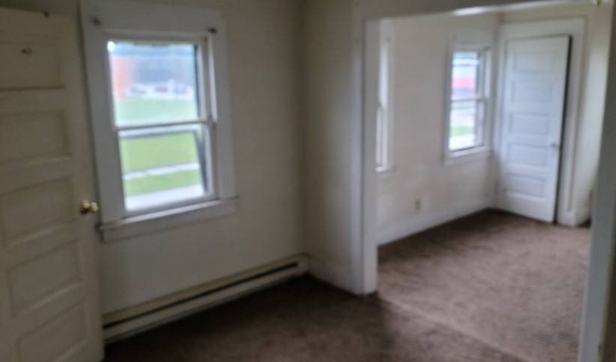 30 E Harrison St Up Apt, Alliance, OH 44601 - 2 Beds, 1 Bath