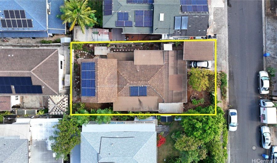 1058 Puolo Dr, Honolulu, HI 96818 - 5 Beds, 3 Bath