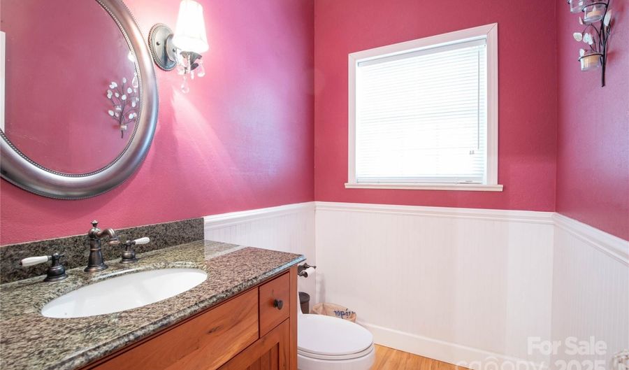 12 Riverview Dr, Bakersville, NC 28705 - 3 Beds, 3 Bath
