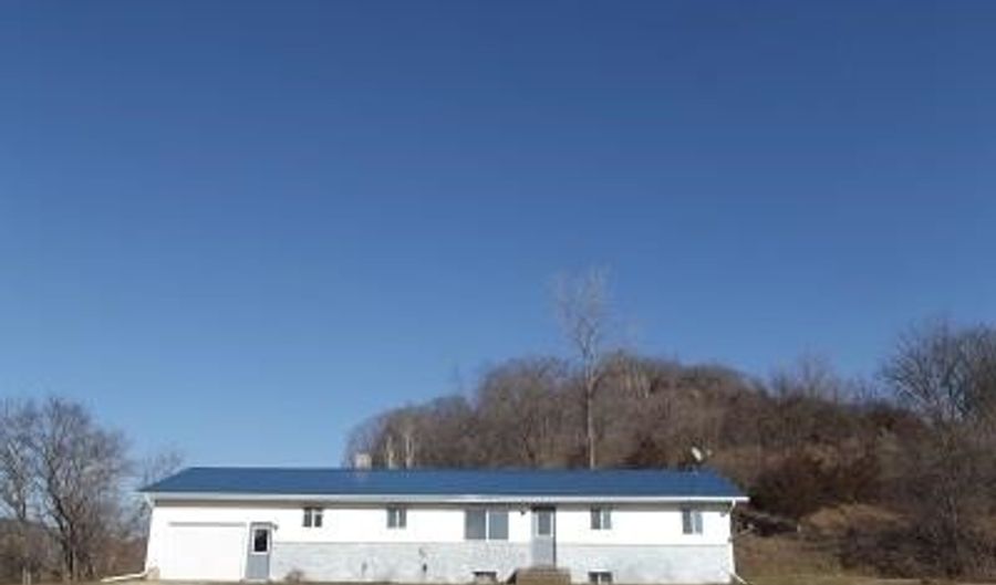 12251 Maple Vly, Blue River, WI 53518 - 3 Beds, 2 Bath
