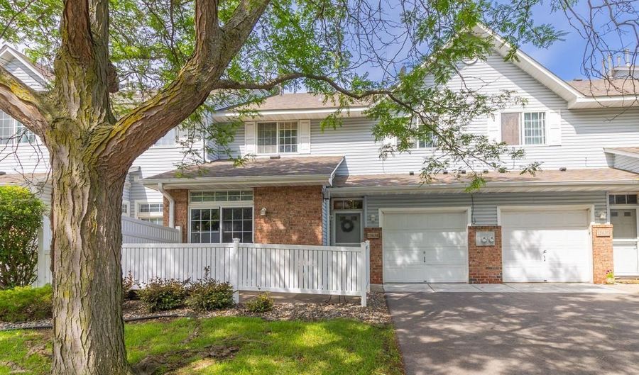 15634 Garnet Way 21, Apple Valley, MN 55124 - 2 Beds, 2 Bath