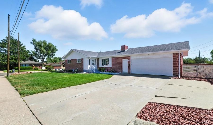 1125 ROSEBUD Rd, Cheyenne, WY 82001 - 4 Beds, 3 Bath