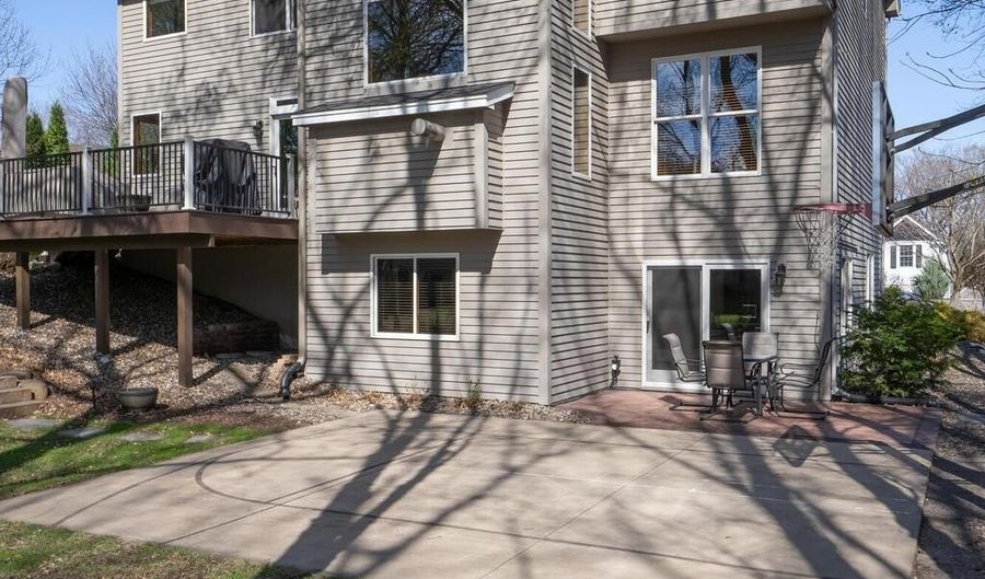 13800 Elkhart Rd, Apple Valley, MN 55124 - 5 Beds, 4 Bath