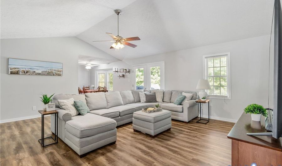 244 Parkwood Dr, Aylett, VA 23009 - 3 Beds, 2 Bath