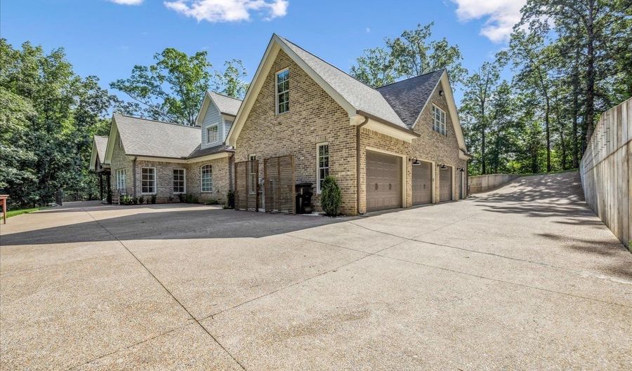 9000 ANDERTON Spgs, Bartlett, TN 38133 - 5 Beds, 5 Bath
