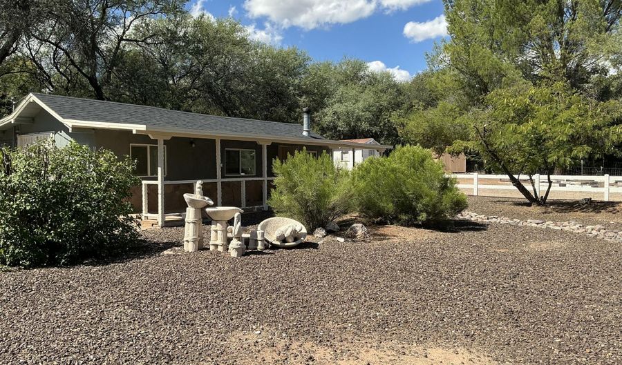 20 RINCON Dr, Clarkdale, AZ 86324 - 2 Beds, 1 Bath