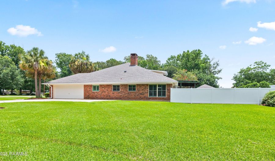 1127 N Monte Blanc Dr, Abbeville, LA 70510 - 4 Beds, 4 Bath
