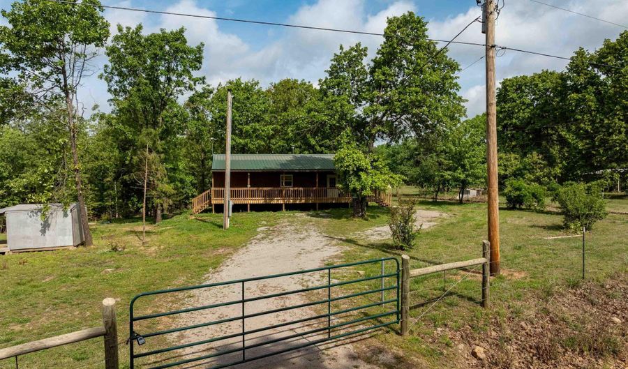 270 Dry Bone Rd, Ash Flat, AR 72513 - 1 Beds, 1 Bath