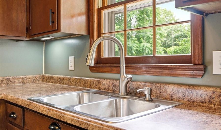 2707 Oakwood Dr, Bardstown, KY 40004 - 3 Beds, 2 Bath