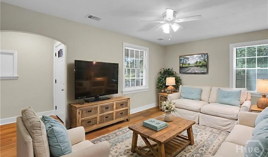 519 Vinson Ave, Savannah, GA 31404 - 2 Beds, 1 Bath