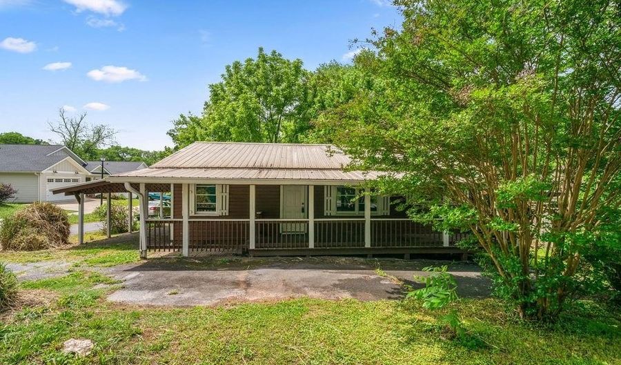 104 Elm St, Adairsville, GA 30103 - 3 Beds, 1 Bath