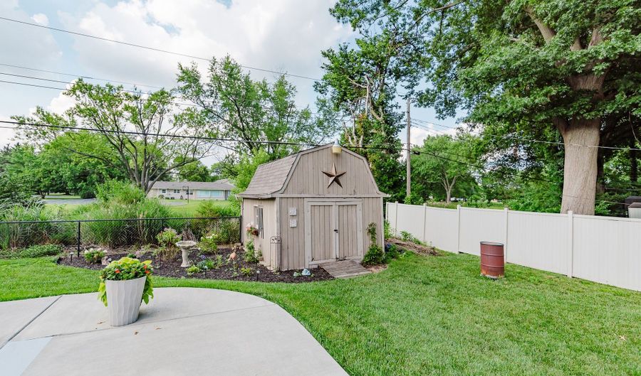 252 Bangor Dr, Indianapolis, IN 46227 - 3 Beds, 2 Bath