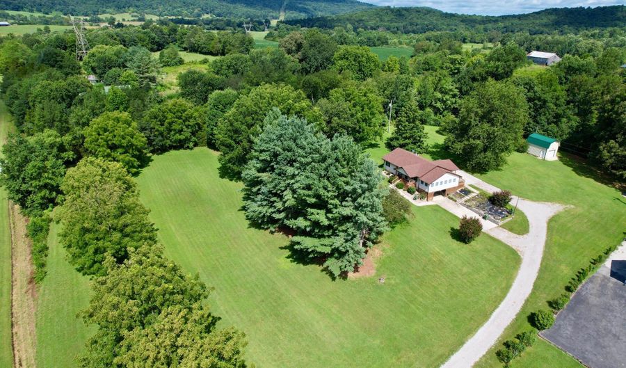 5763 E KY Hwy 90, Albany, KY 42602 - 3 Beds, 2 Bath
