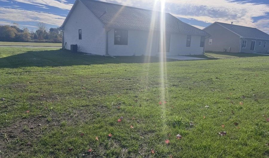 525 KIRKLAND Ave, Algoma, WI 54201 - 3 Beds, 2 Bath