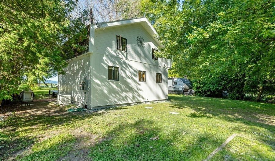 81 Mud Pt S, Alburgh, VT 05440 - 2 Beds, 1 Bath