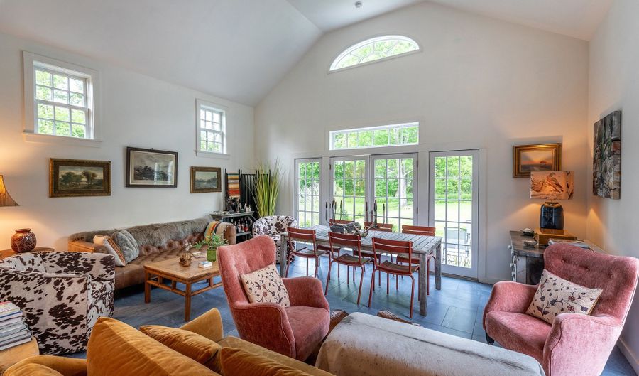 13 Prospect St, Canaan, CT 06031 - 2 Beds, 2 Bath