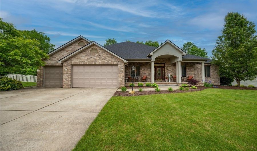 6904 Ruby Ct, Austintown, OH 44515 - 4 Beds, 4 Bath