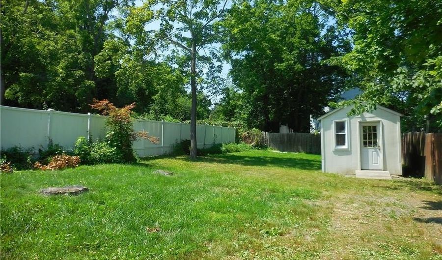 17 Lake Ave 1, Danbury, CT 06810 - 1 Beds, 1 Bath