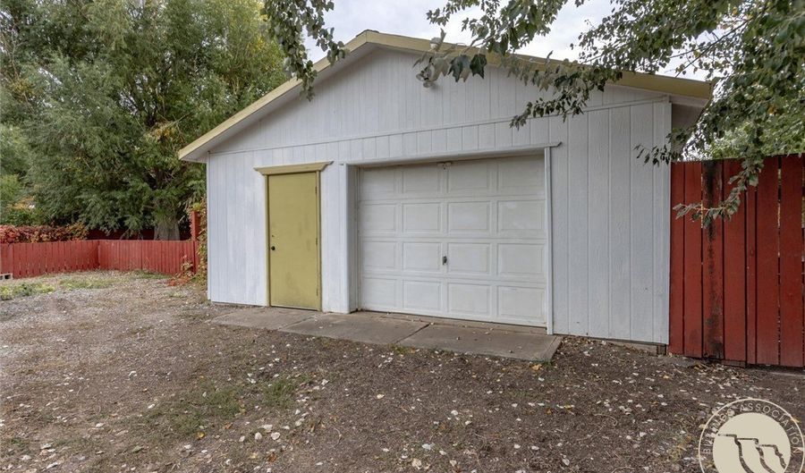 3231 Central Ave, Billings, MT 59102 - 4 Beds, 3 Bath
