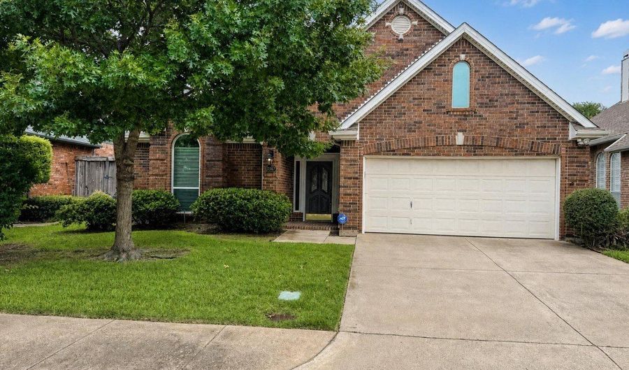 3867 Ridgelake Ct, Addison, TX 75001 - 3 Beds, 2 Bath