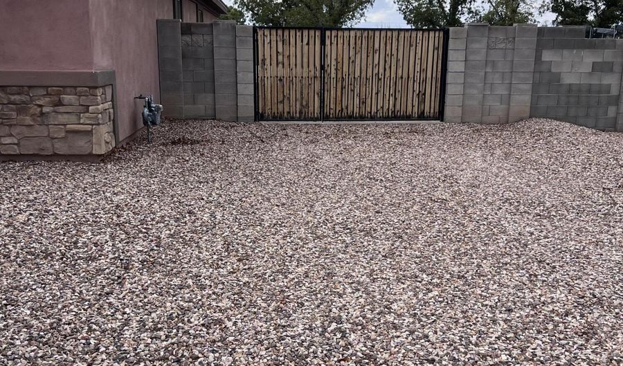 2370 N 52ND Ave, Central, AZ 85531 - 5 Beds, 3 Bath
